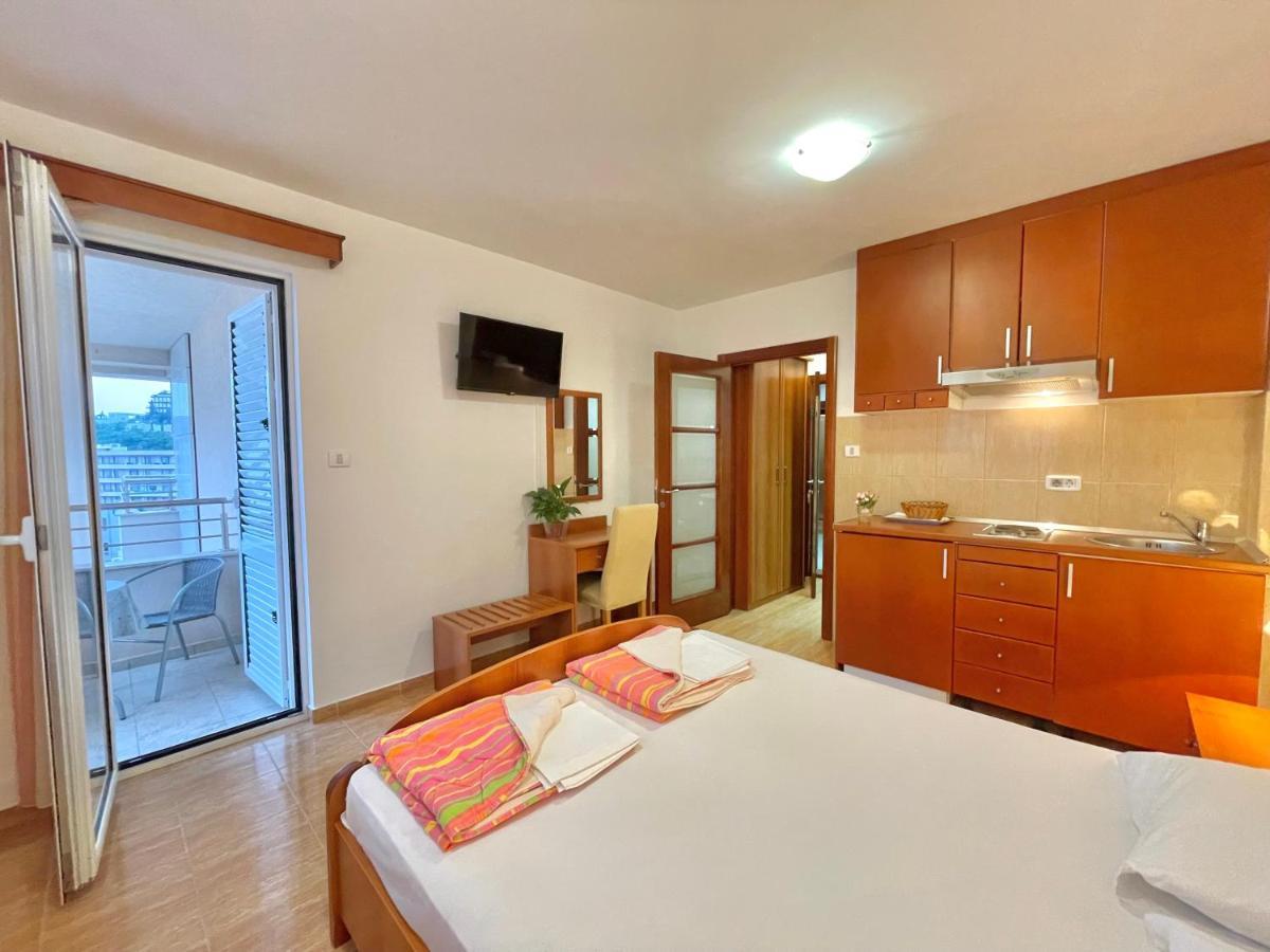 Apartments Boreta Becici 布德瓦 外观 照片
