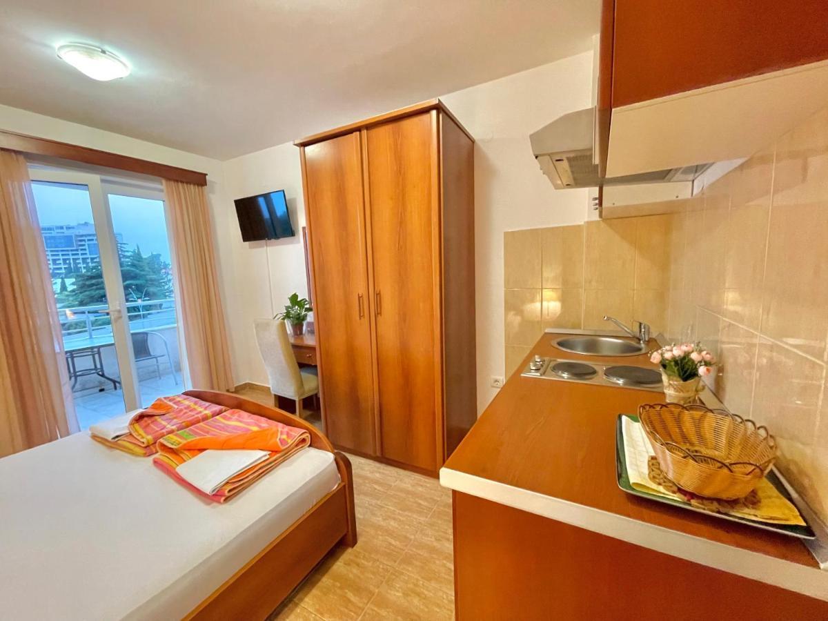 Apartments Boreta Becici 布德瓦 外观 照片
