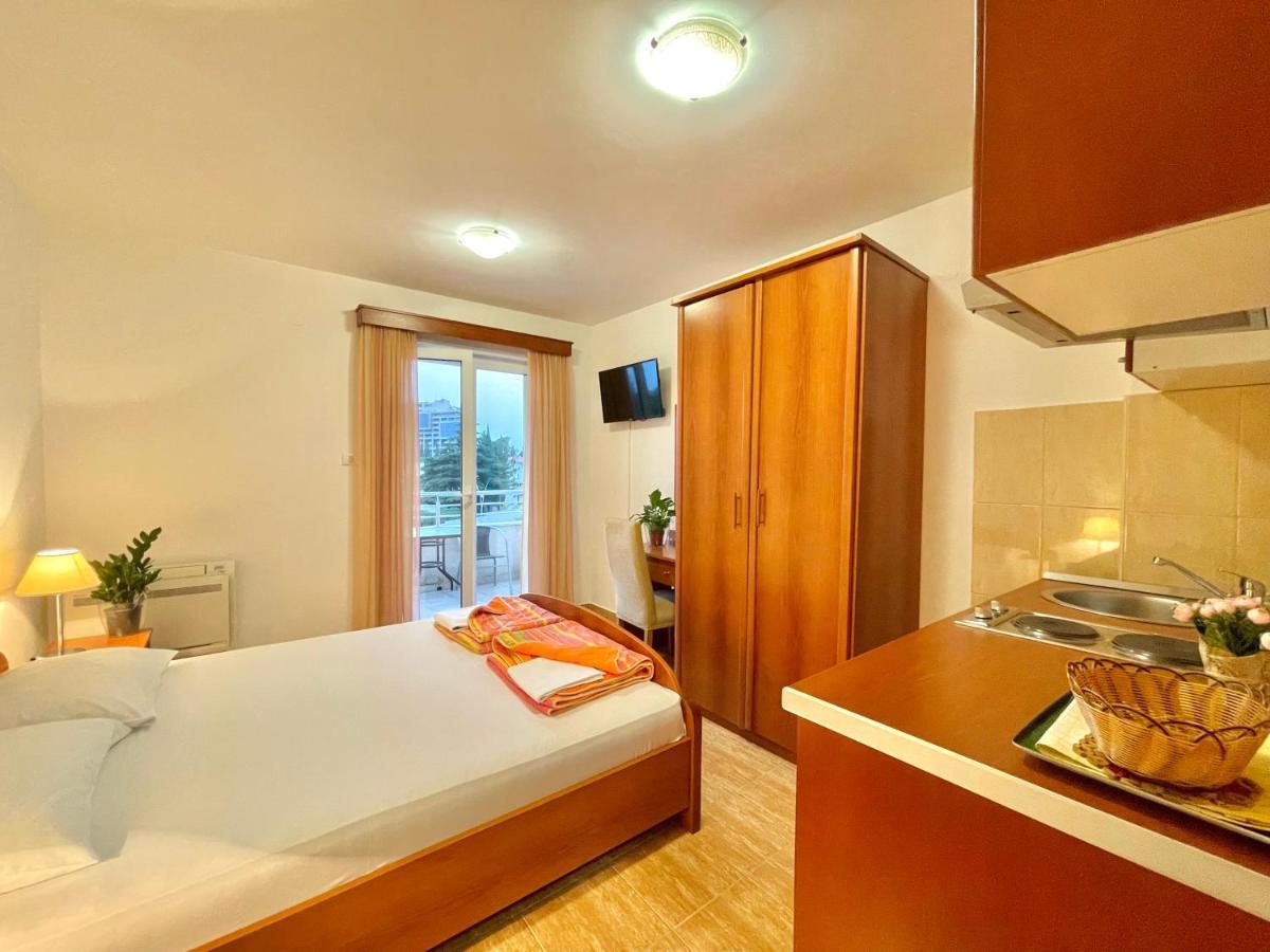 Apartments Boreta Becici 布德瓦 外观 照片